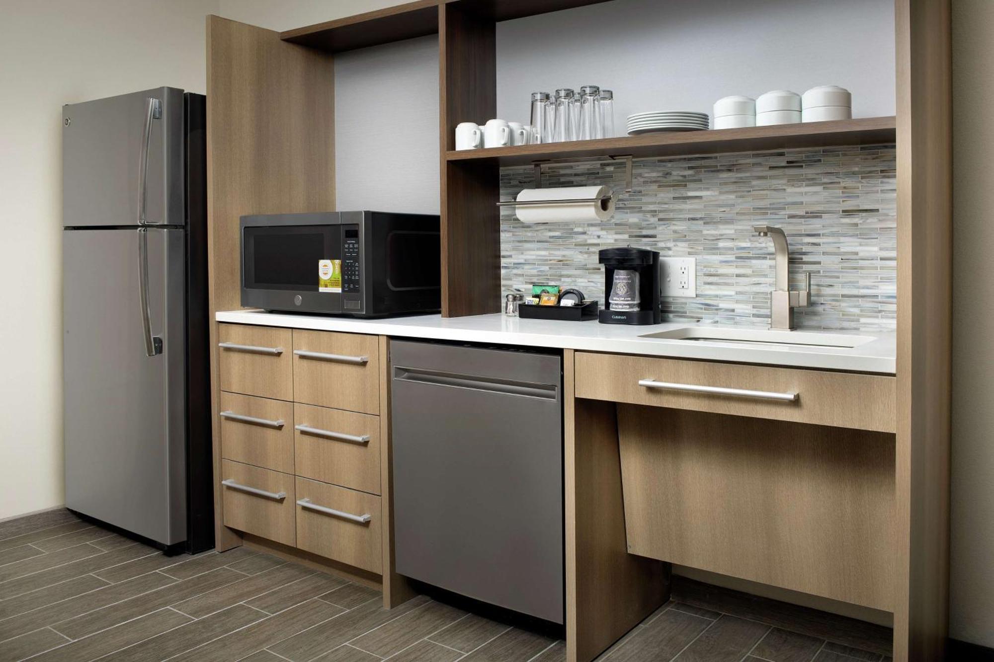 King Studio Suite Mobility Access or Non-Smoking