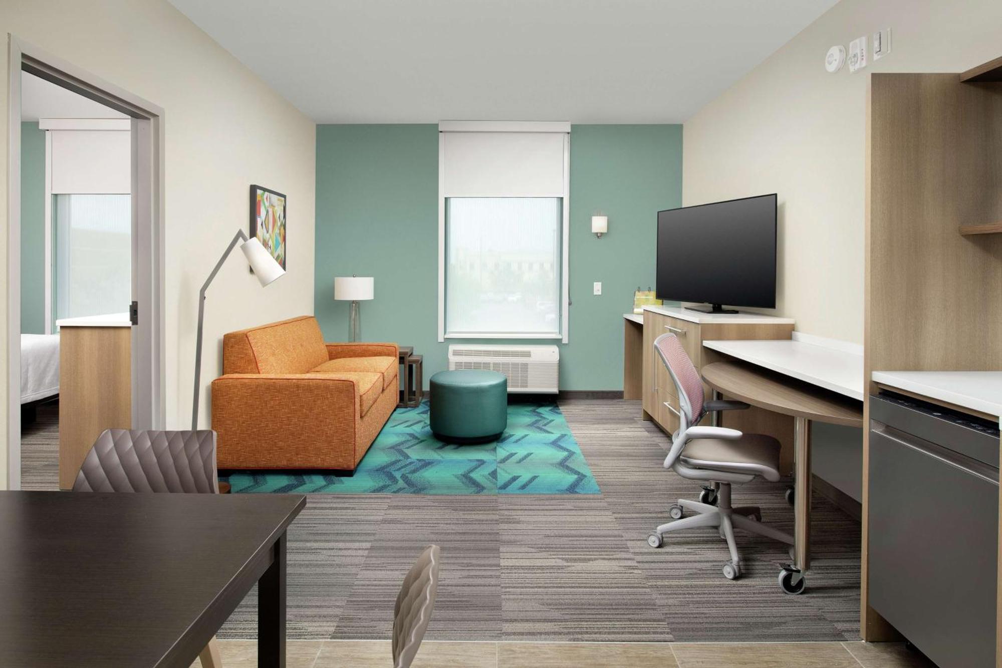 King Suite Hearing Access or Non-Smoking