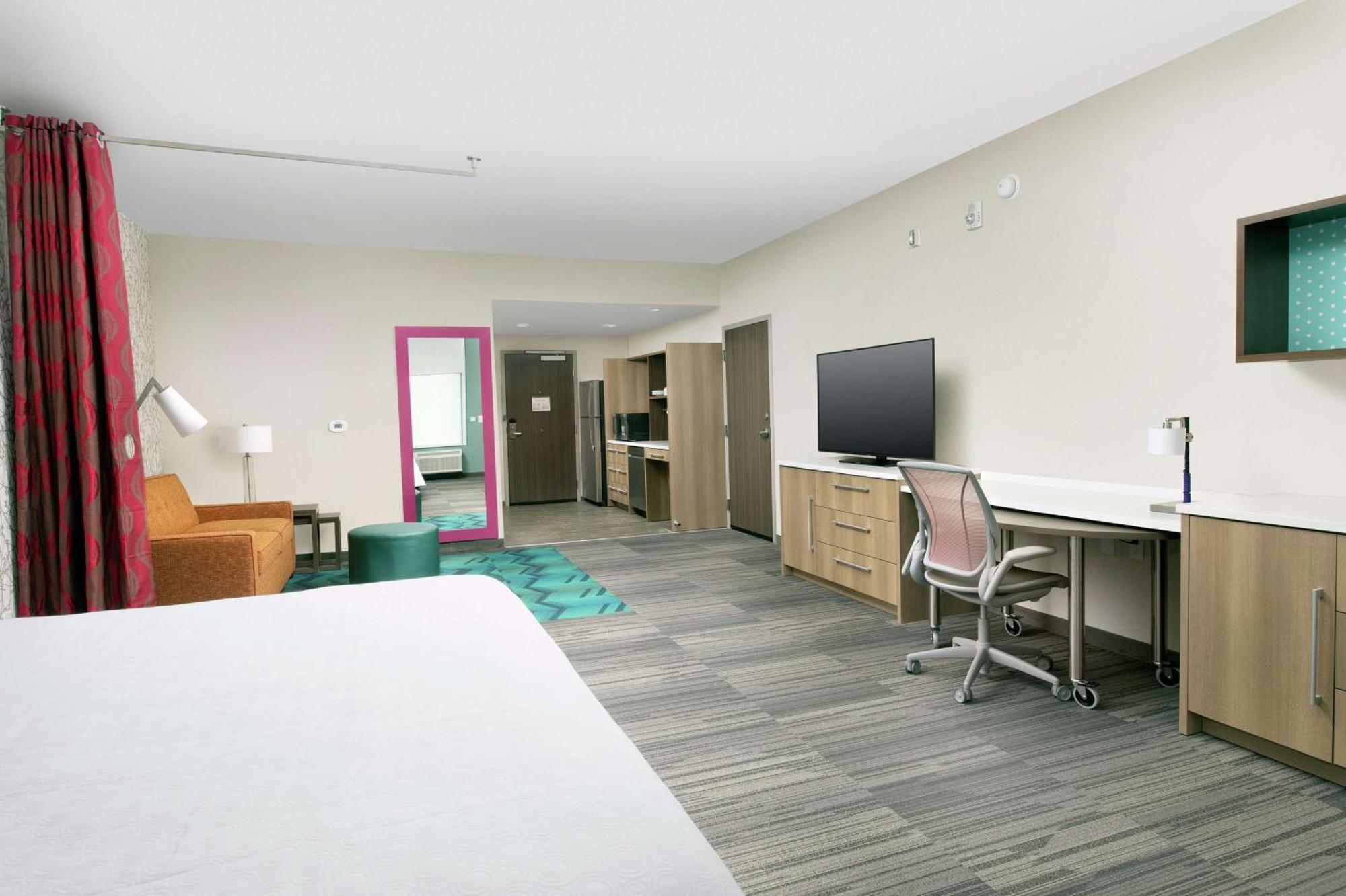 King Studio Suite Mobility Access or Non-Smoking